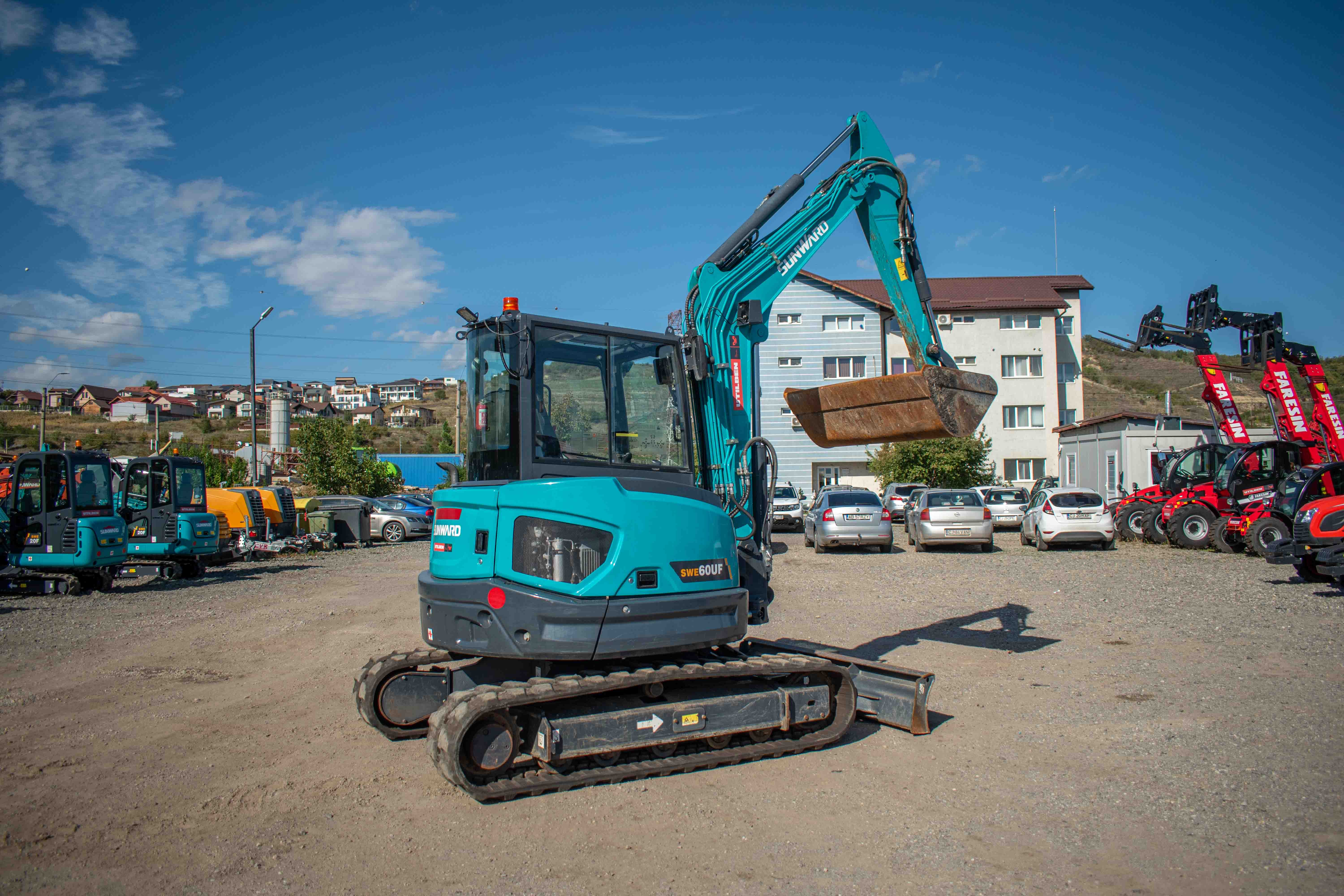 Midiexcavatoare 60 uf DISPONIBIL PENTRU INCHIRIERE